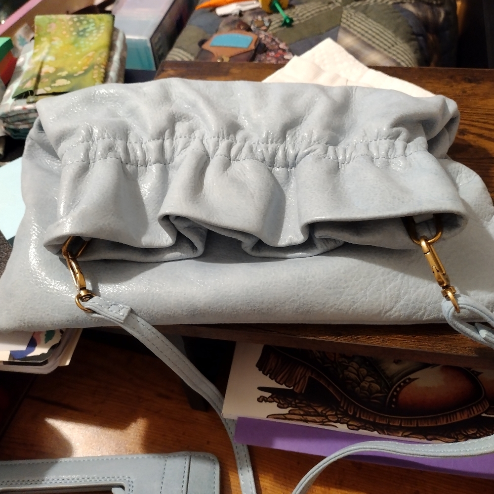 Hobo Leather set with C/B and wallet clutch in light 🔵 like new. Both items.